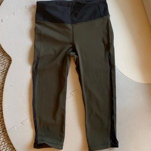 Lululemon cropped legging Size 4